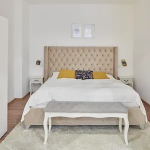 And Cozy Right At Tv Tower Apartament
