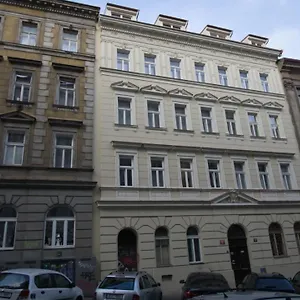 Appartement Continents Nearby Main Train And Bus Station, Praag