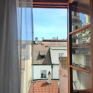 Appartement U Mecenase, Praag
