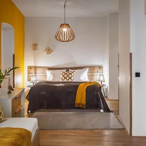 Appartement 4 Trees By Adrez, Praag