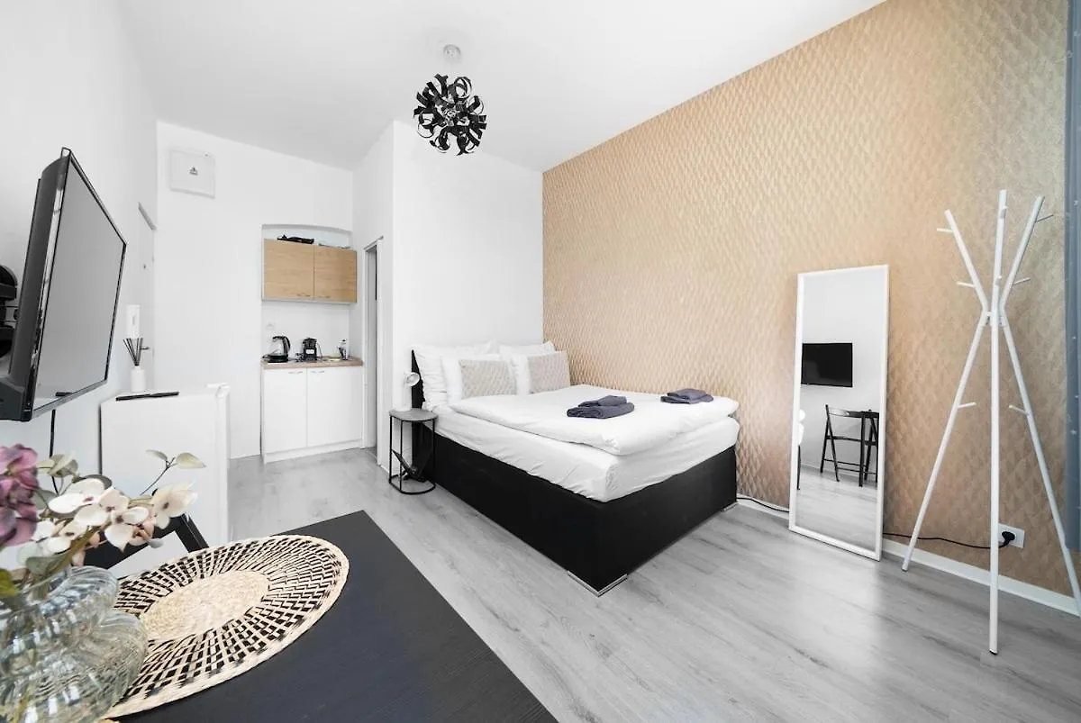 Cozy Studio Near City Praag